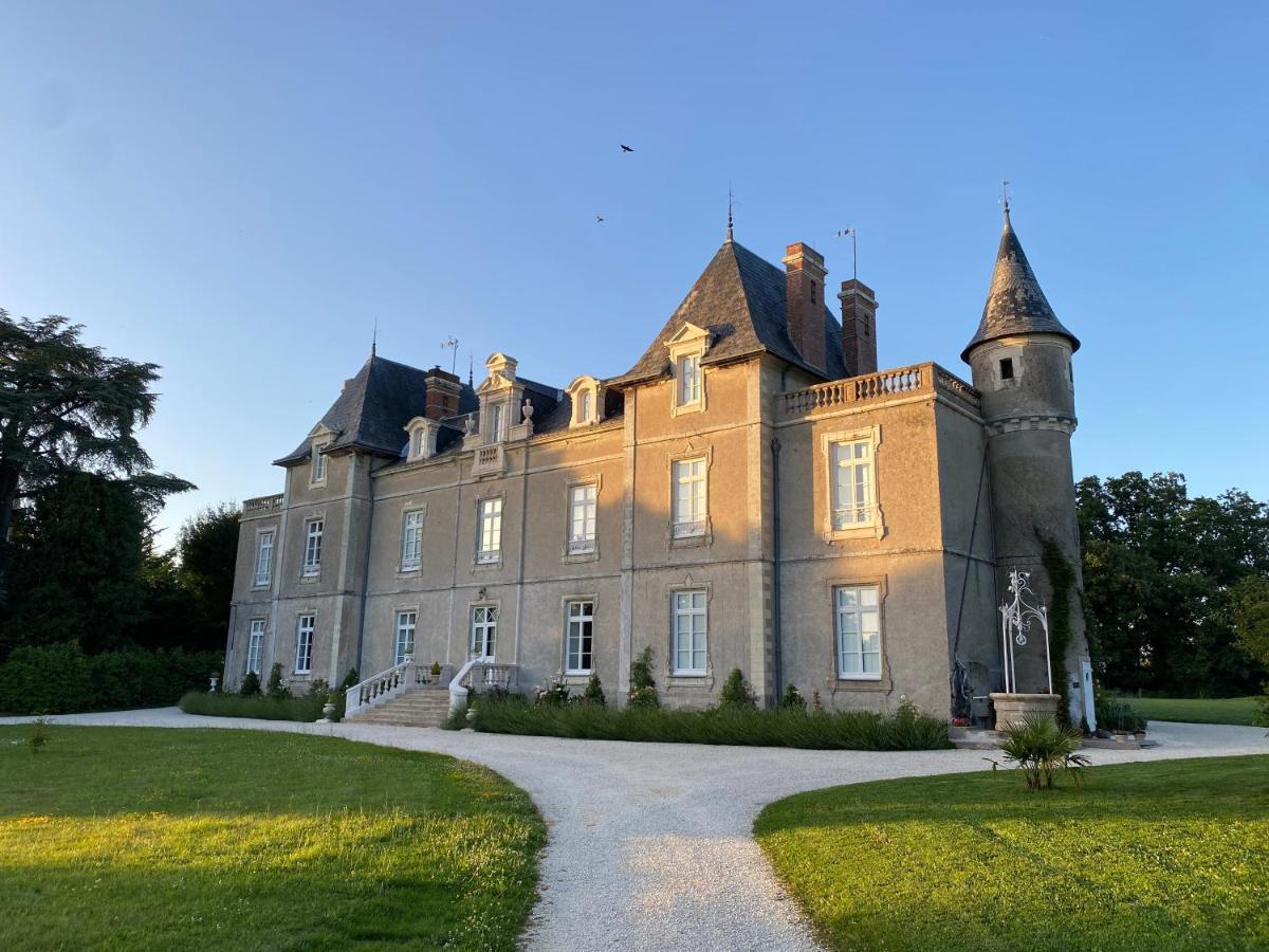 Chateau De St-Fulgent, Gite La Tour Saint-Fulgent Exterior photo